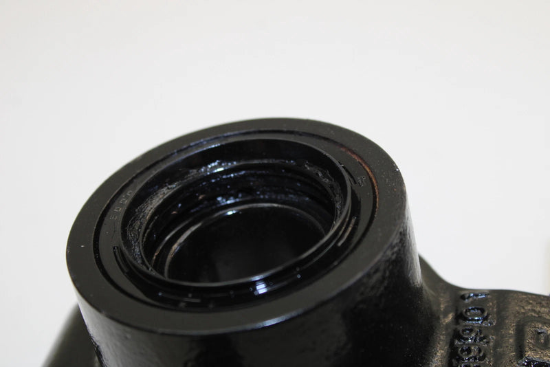 00 Kawasaki Bayou 300 4x4 OEM Front Right Knuckle 39186-1099 AK8