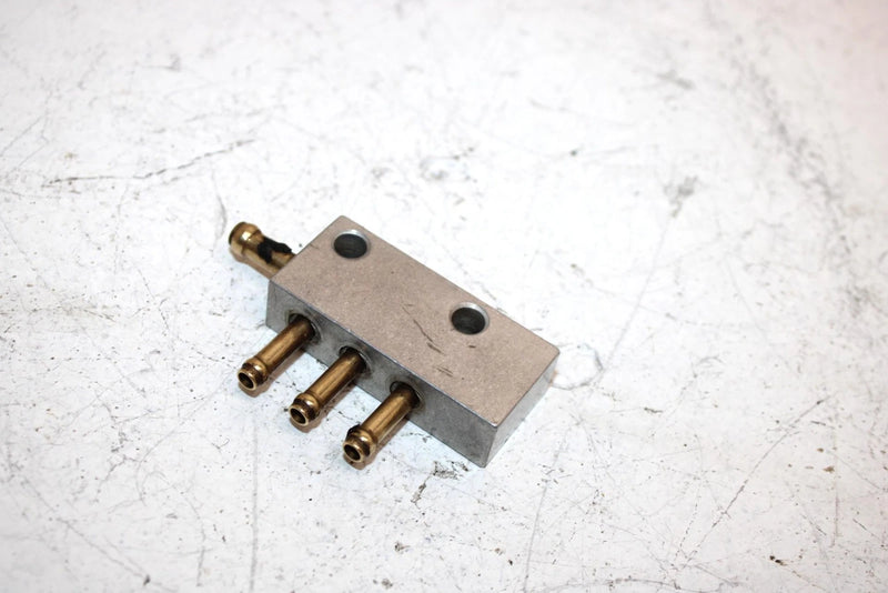 96 Arctic CatExt 580 Powder Special Oem Fuel Compensator Manifold 0670-759 SAS11