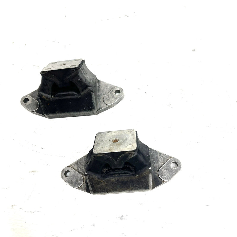 01-05 Yamaha WaveRunner XLT1200 OEM Engine Mount Pair 68N-44517-00-00 JY30