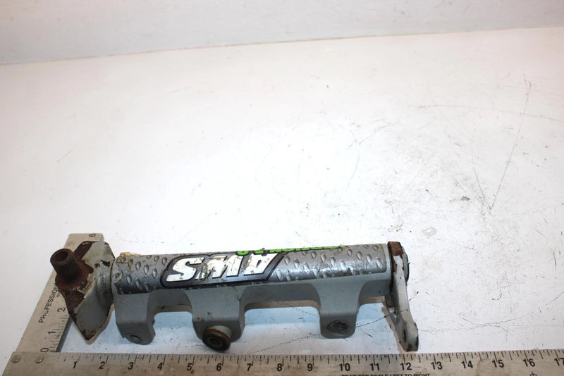 03 Arctic Cat Mountain Cat 900 Oem Right Steering Knuckle 1703-076 SA247