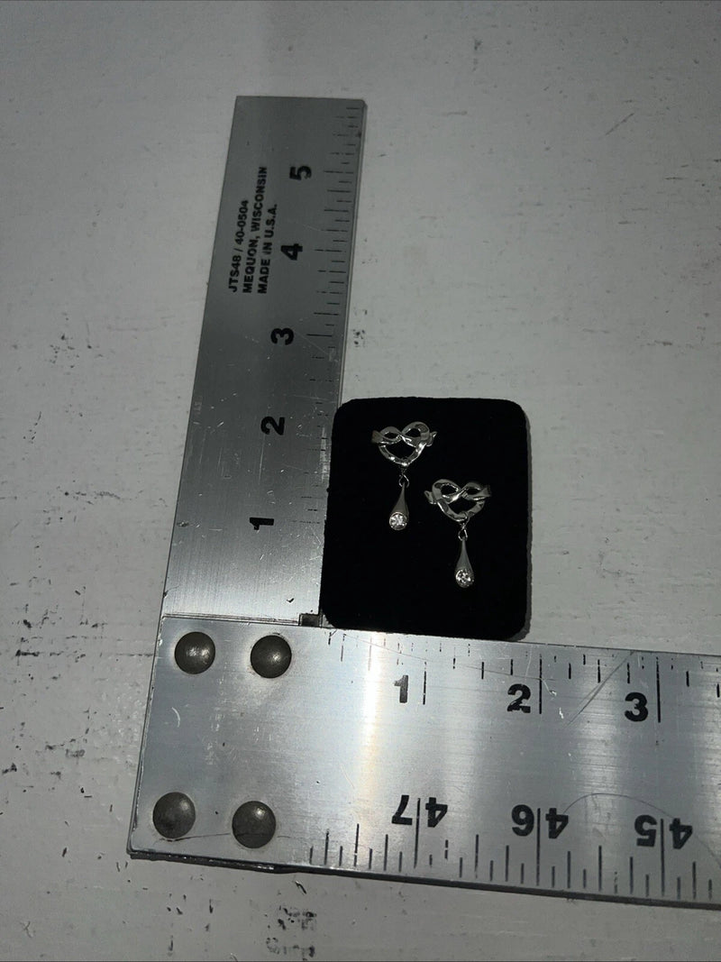 New Women’s Montana Silversmiths Silver Ribbon Heart With Dangle. ER60903 A-46