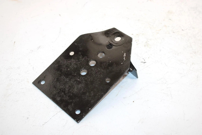 89 Polaris 500 Oem Left Suspension Bracket 1011666 1011746-067 Q5581