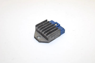 1995 Yamaha Vmax 600 Oem Voltage Regulator 8AB-81910-00-00 Q2427