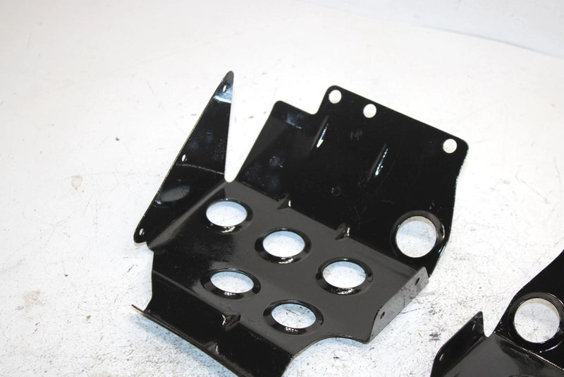 81 Yamaha Enticer 250 Et250e Oem Black Footrest Set 8G5-21910-01-00 SY6
