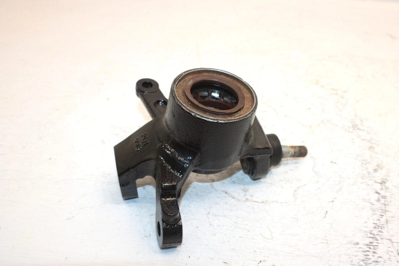 2003 Bombardier Quest 500 Oem Right Steering Knuckle 709400095 AB13