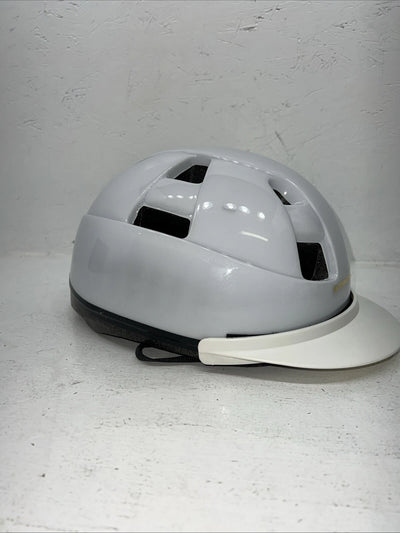 New Women’s White IRH English Riding Helmet. 1056-17 Large. 12-98