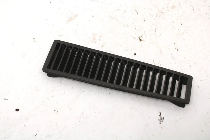 1982 Yamaha Sr540 Oem Right Hood Louver 8L0-77134-00-00 SY65