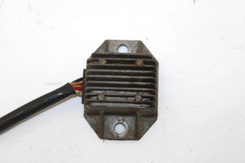 1985 Yamaha  Moto 4 Oem Voltage Regulator 29U-81960-90-00 Q2989