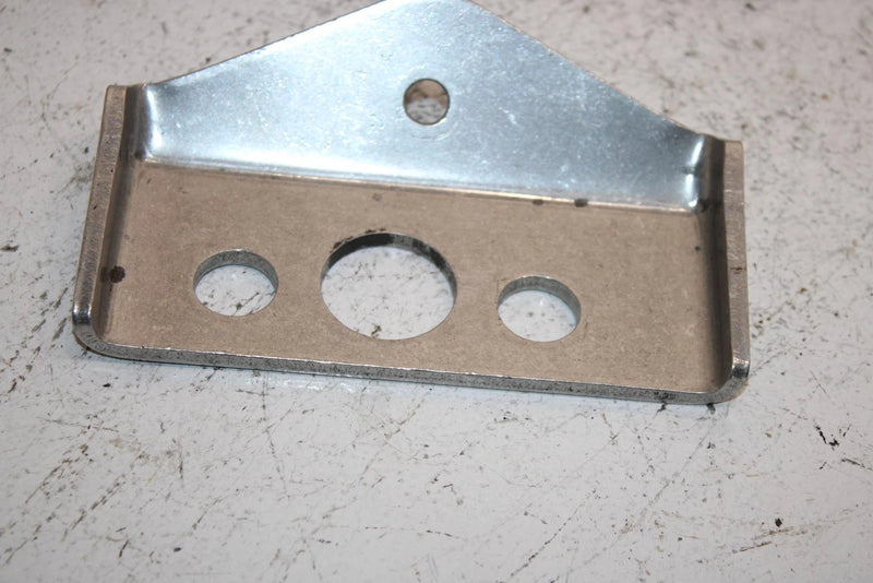 90 Yamaha Exciter Oem Front Lower Bracket 1 82M-21417-00-00 Q5184