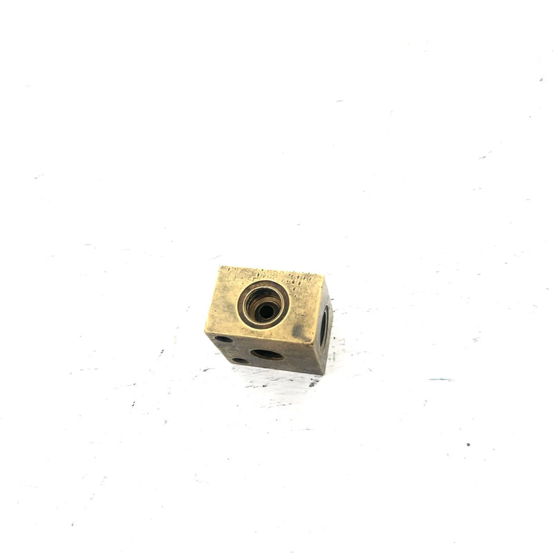 99-00 Polaris Xplorer 400 4X4 OEM Brake Cross Fitting 7052194 AP240