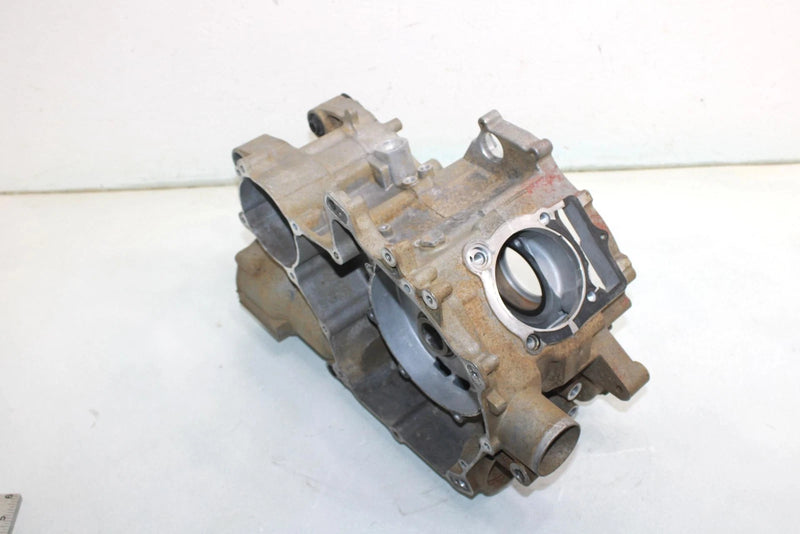 04 Yamaha  Bruin 350 Auto 2wd Oem Crankcase 5WH-15100-00-00 5WH-15100-09-00 AY36