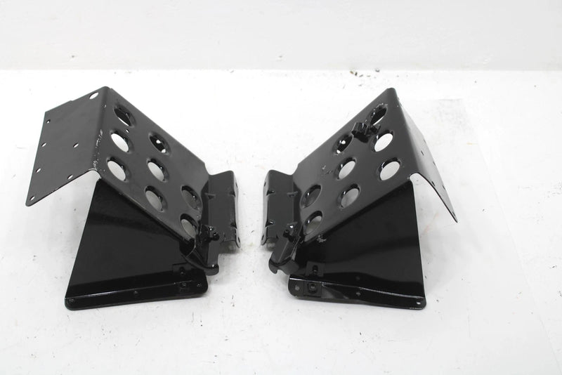 1987 Yamaha Srv Oem Foot Rest Set 8Y0-21910-00-00 SY131