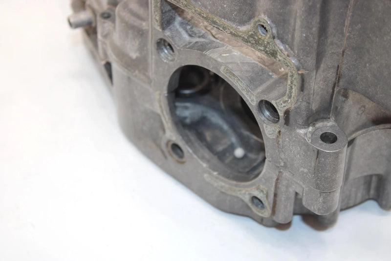 86 Yamaha  Moto 4 Yfm200dxs Oem Crankcase 1NU-15100-00-00 AY2