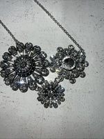 New Women’s Rock 47 3 Part Diamond Flower Necklace. NC2661R47 A-96