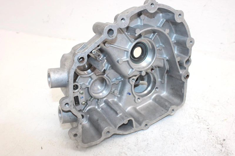 2001 Polaris Xplorer 4x4 Oem Transmission Case 3234036 3233895 AP167