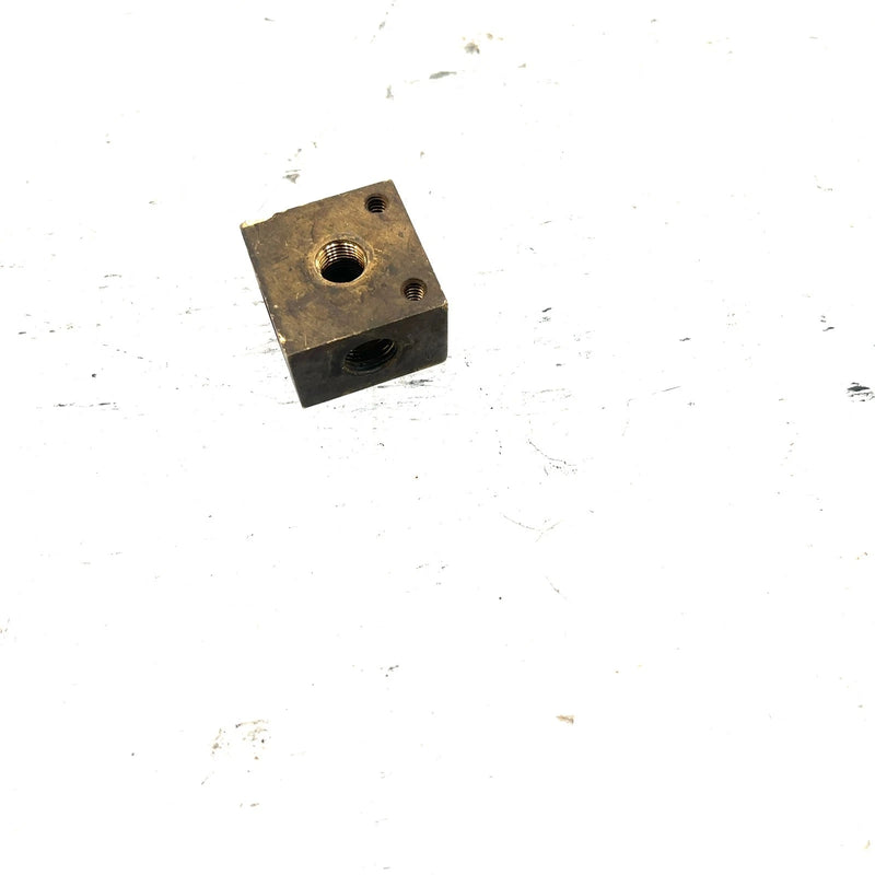 96-99 Polaris Xplorer 300 OEM Brake Tee Fitting 7052103 AP237