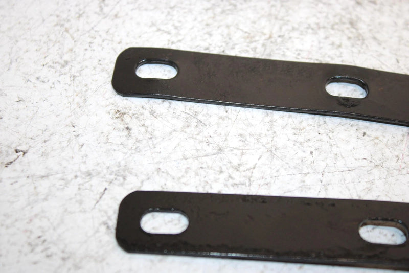 96 Polaris Trail Boss Oem Mud Flap Bracket Pair 5430973-133 AP74