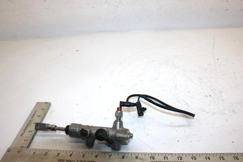 14 Can-am Outlander Max 400 Efi Oem Rear Brake Master Cylinder 705600255 AB6