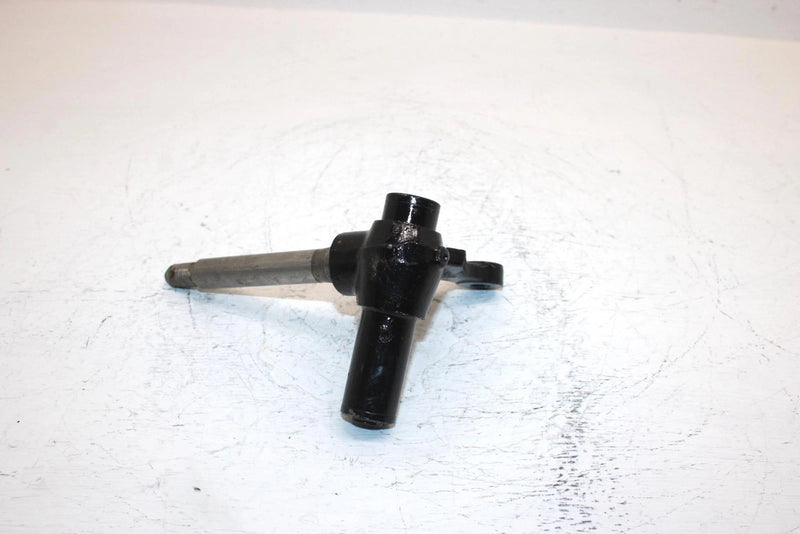 1986 Yamaha  Moto 4 Oem Right Steering Knuckle 59V-23502-01-00 AY7