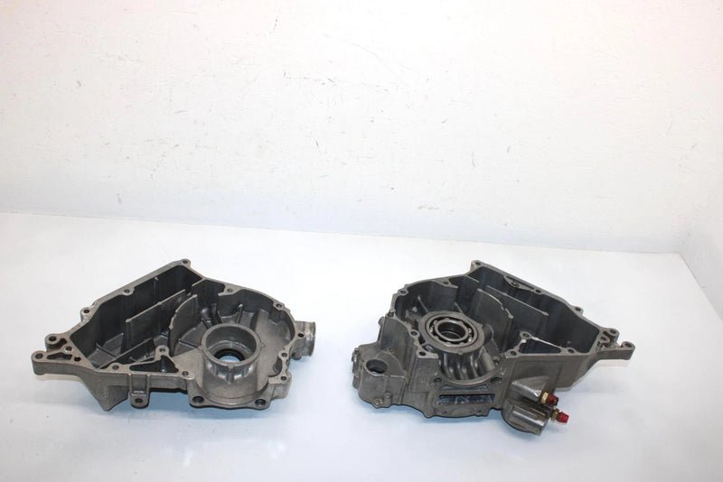 02 Polaris Magnum 325 4x4 Freedom Oem Crankcase 3087115 3087124 AP36