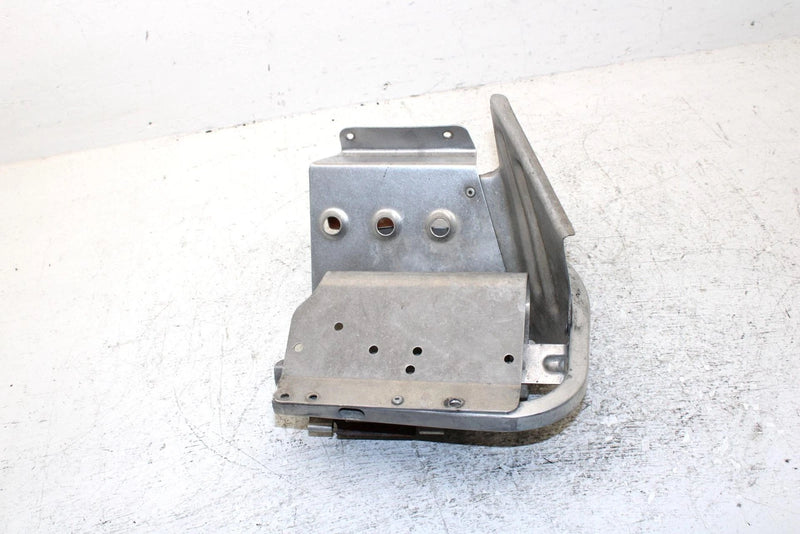 1996 Yamaha Vmax 600 Oem Left Footwell 8AB-21926-00-00 SY29