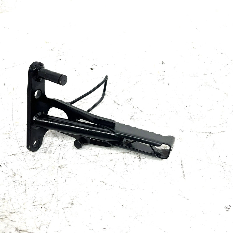 1988 Yamaha Moto 4 OEM Right Foot Peg 1YW-27421-00-00 AY57