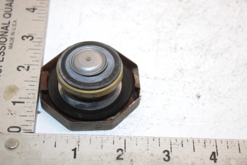 87 Polaris 400 Oem Pressure Cap 2511155 SP63