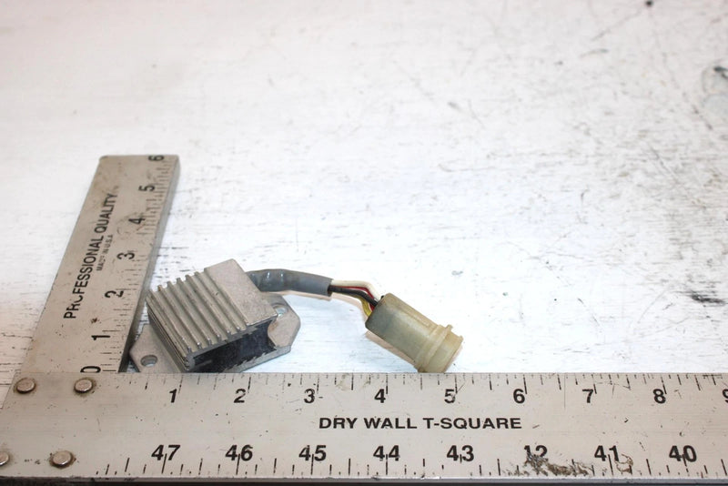 1990 Yamaha  Moto 4 Oem Voltage Regulator 29U-81960-90-00 AY5