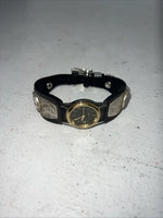 New Women’s Round Silver Bangle Star Watch. MT812 D-14