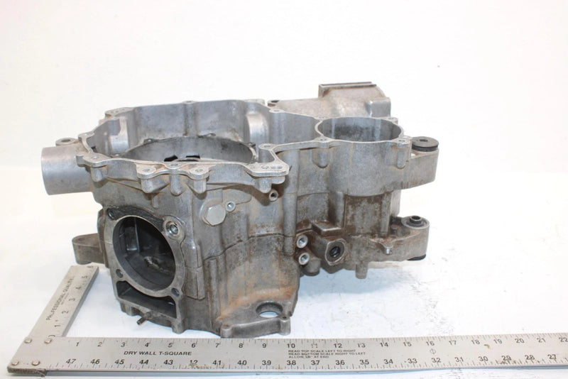2007 Yamaha  Grizzly 350 2wd Oem Crankcase 5WH-15100-00-00 5WH-15100-09-00 AY28
