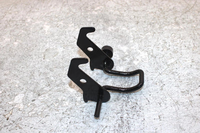 2006 Polaris Sportsman 500 Oem Hook Latch Bracket 5249895 AP186