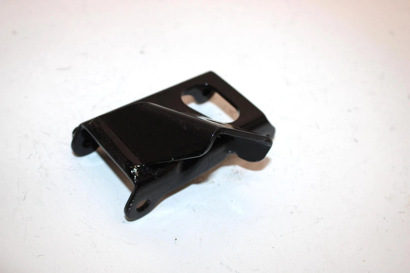 92 Yamaha Ovation Le Oem Engine Bracket 2 85L-21419-00-00 SYS