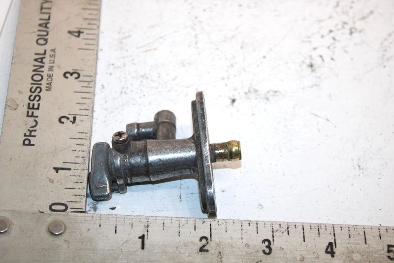 90 Yamaha Exciter Oem Petcock 84M-1249A-00-00 SY3