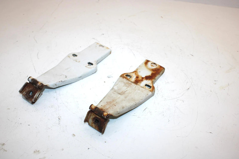 92 Polaris 440 Oem White Hinge Pair ASM/HD 2635005-067 SP128