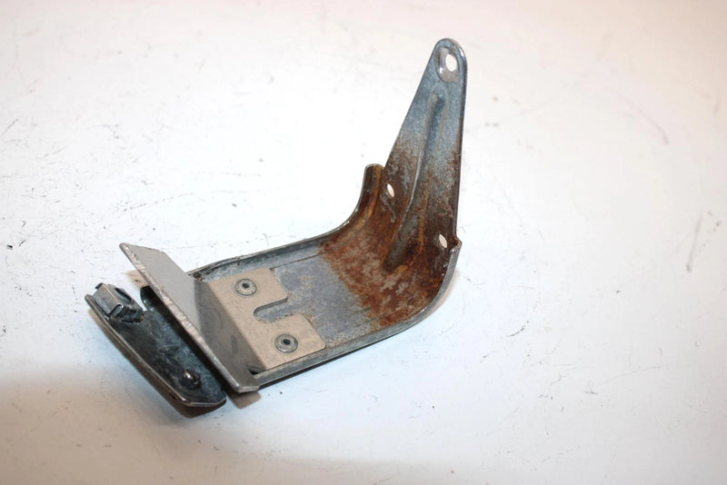 96 Polaris 500 Carb Oem Right Sidepanel Bracket 5240995 SPS2