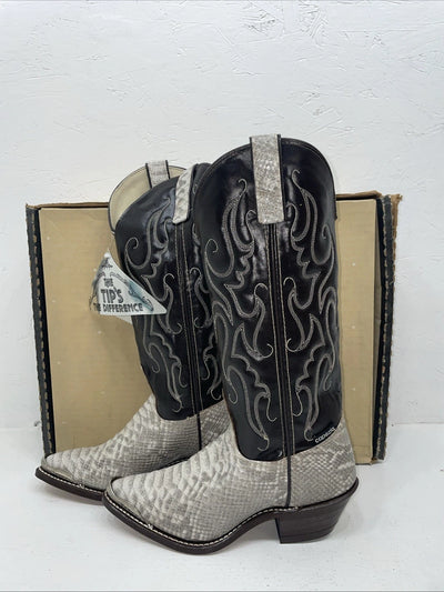 New Women’s Gray Snake Skin Capezio Cowboy Boots. L 421 5 M. 2-39