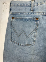 New Men’s Wrangler Light Wash Original Fit Denim Jeans. 38x34 Q-12