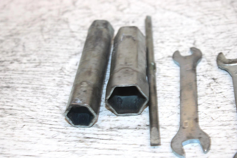 1995 Yamaha Vmax 600 Oem Tool Kit W/Tools 85L-28100-01-00 SY11