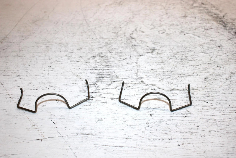 1998 Ski-doo Formula 500 Oem Valve Cap Spring Clip Pair 420838083 SS1