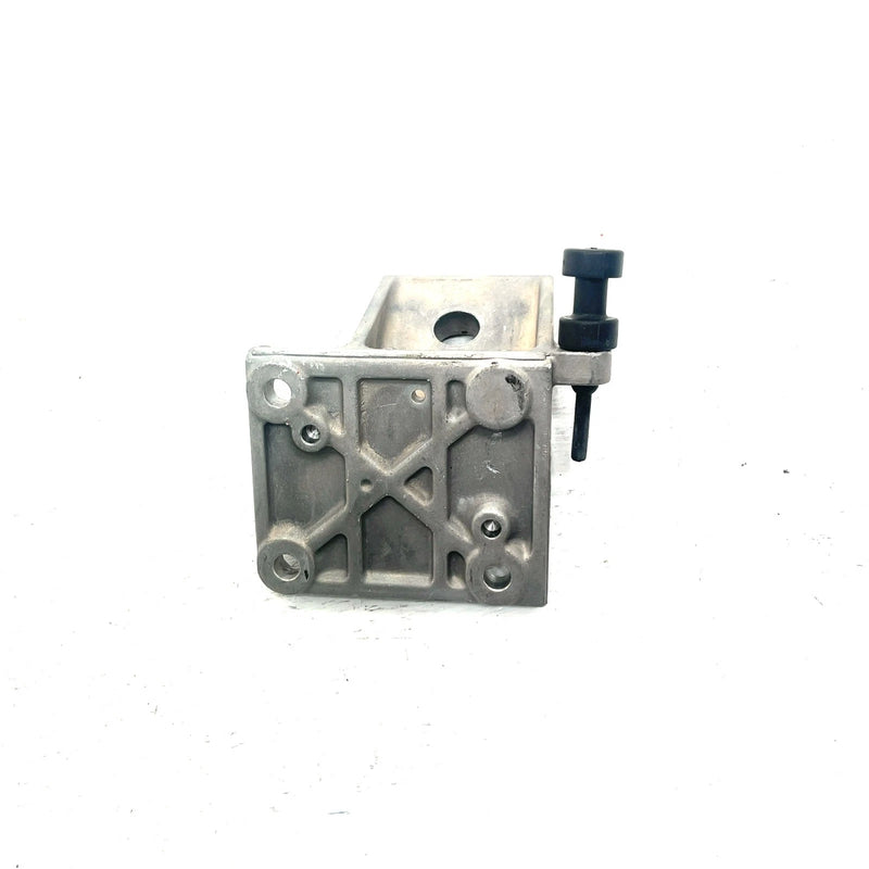 01 Yamaha WaveRunner XLT1200 OEM Rear Right Engine Bracket 68N-21426-00-94 JY29