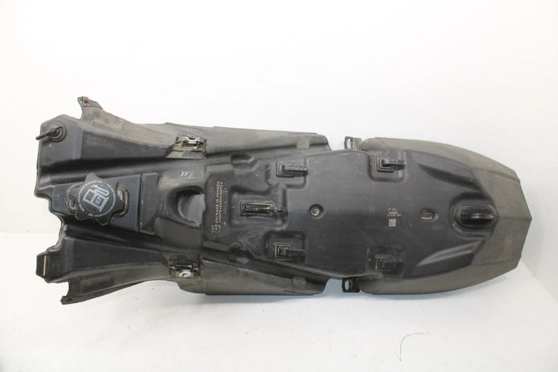 2017 Ski-doo Grand Touring 900 Oem Fuel Tank 513033667 SS65
