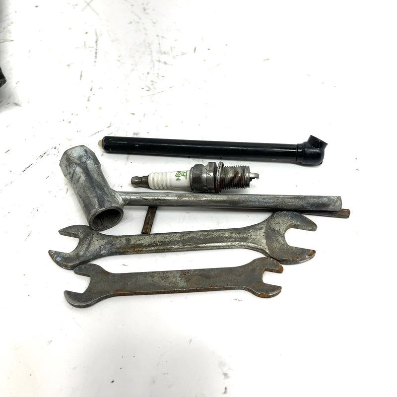 03-05 Polaris Magnum 330 4X4 OEM Tool Kit 3086485 AP218