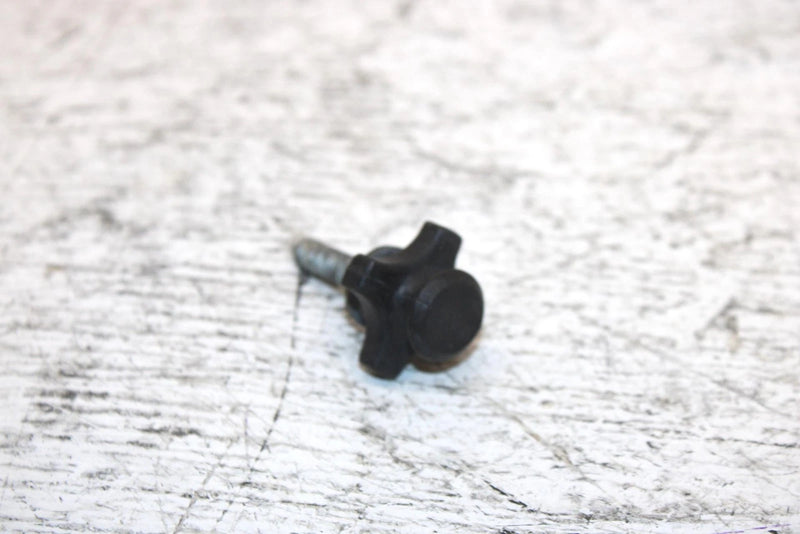 1999 Polaris 500 Indy Oem Hood Latch Retainer 5431502 SP50