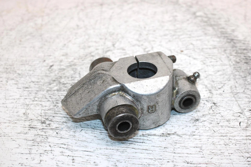 1995 Yamaha Vmax 600 Oem Right Suspension Bracket 84M-2377E-00-00 SY11