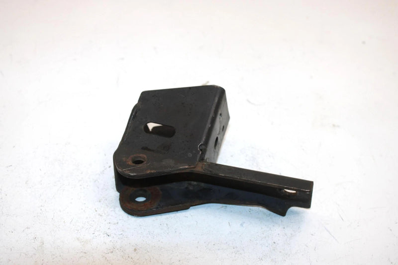 05 Polaris Trail Rmk Oem Right Shock Tower Bracket 1821108-067 SP191