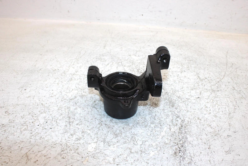 1998 Suzuki Quadrunner 250 Oem Right Steering Knuckle 51231-19B01 AS13