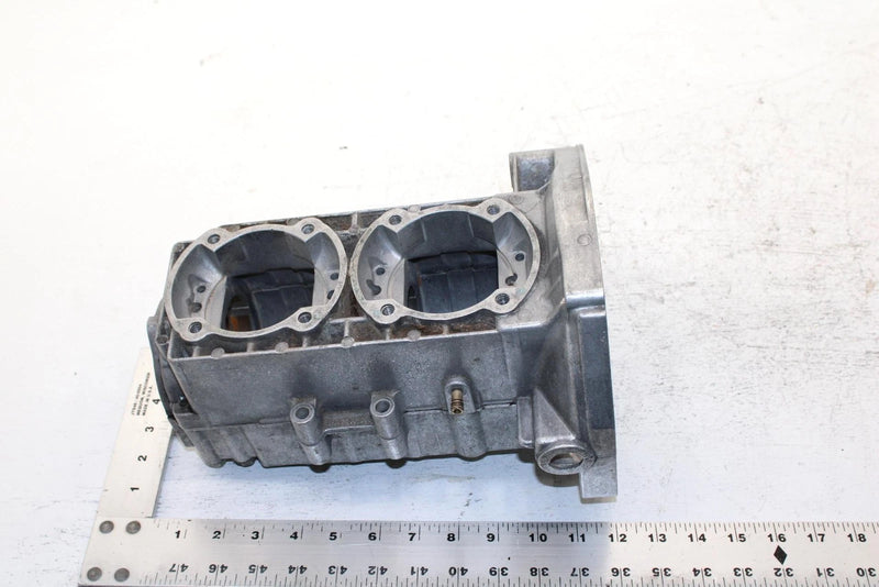 1989 Yamaha Phazer Oem Crankcase 88T-15100-01-00 SY13