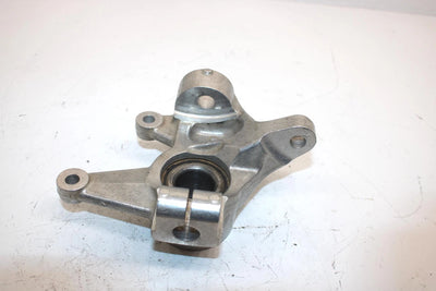 21 Can-amOutlanderMax4504x4 Dps Oem Front Right Steering Knuckle 705402905 AB4
