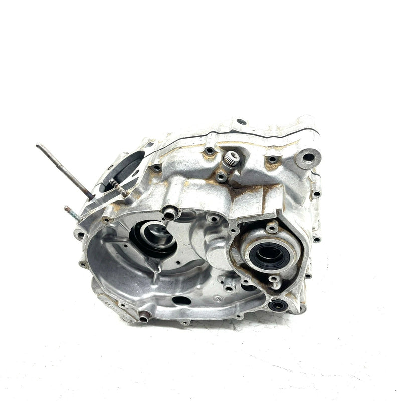 84 Suzuki Quadrunner 185 LT185 OEM Crankcase (Seized Stud) 11300-24841 AS39