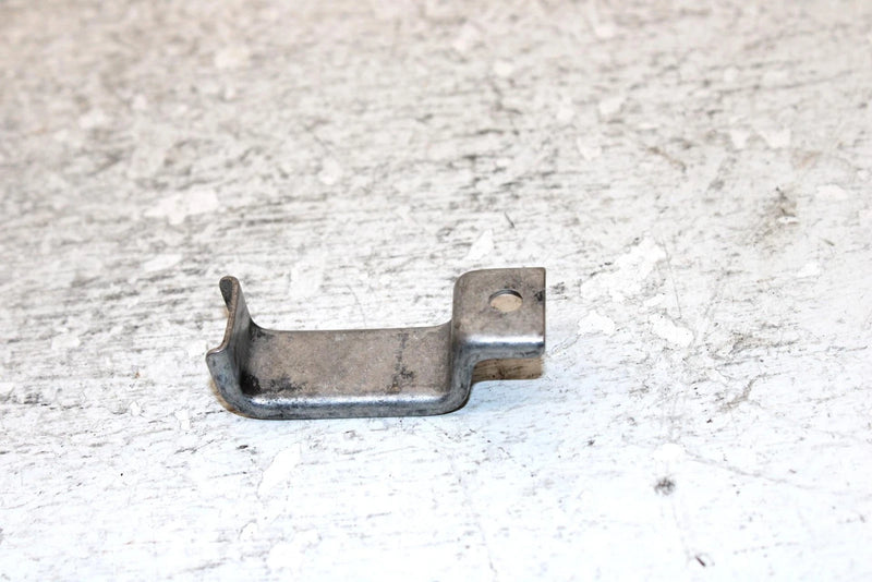 1995 Yamaha Vmax 500 Oem Frame Clip Pair 89A-21911-20-00 SY34